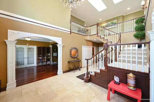 Vancouver, BC V6H 2J5,1368 Minto CRES