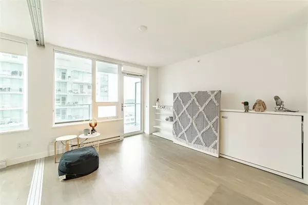 988 Quayside DR #1608 New Westminster, BC V3M 0L5