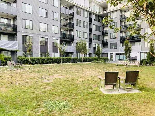 Surrey, BC V4N 6X4,15858 Fraser HWY #307