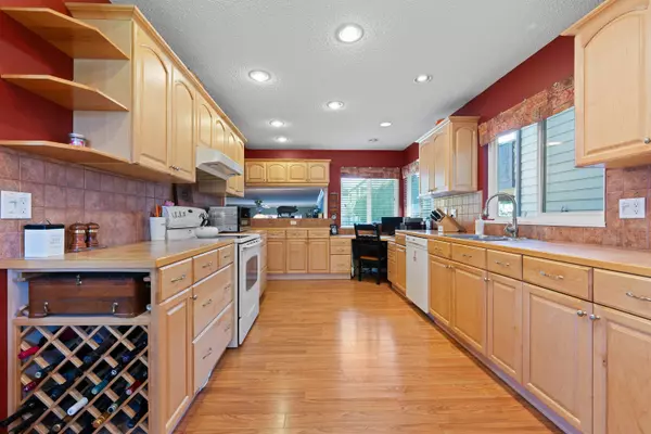 Ladner, BC V4K 3V2,4614 54 ST