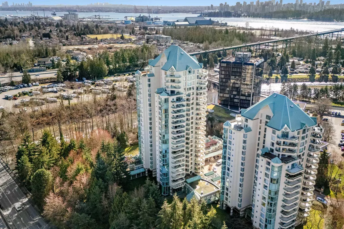West Vancouver, BC V7T 2Y1,338 Taylor WAY #12A