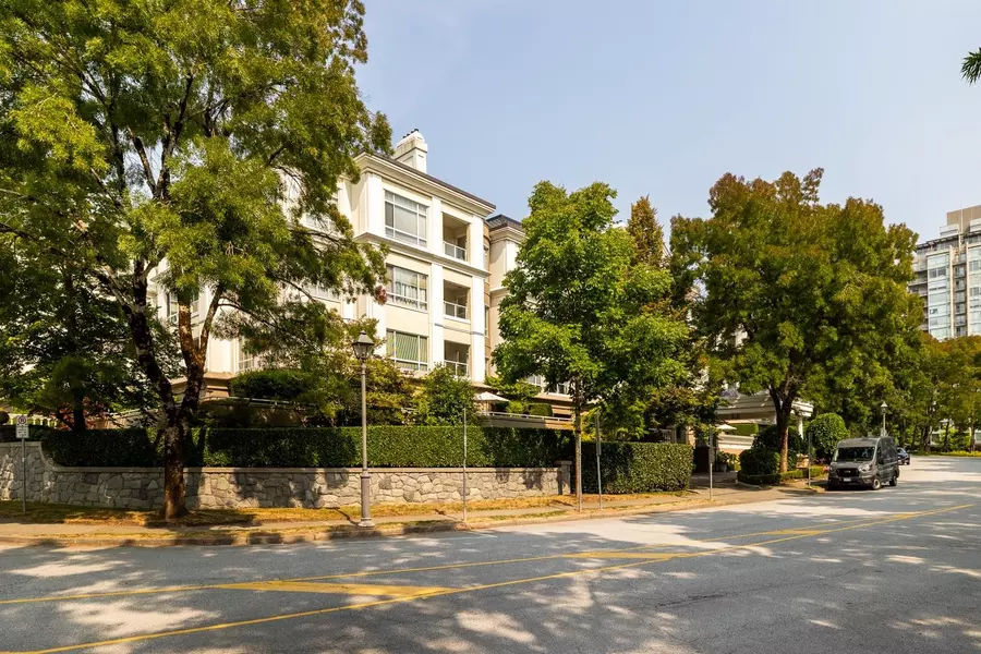 5735 Hampton PL #403, Vancouver, BC V6T 2G8