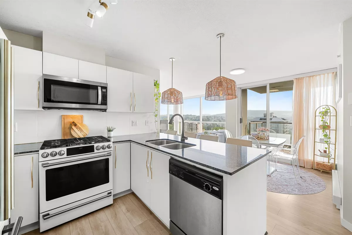 Burnaby, BC V5C 0C6,4888 Brentwood DR #2306