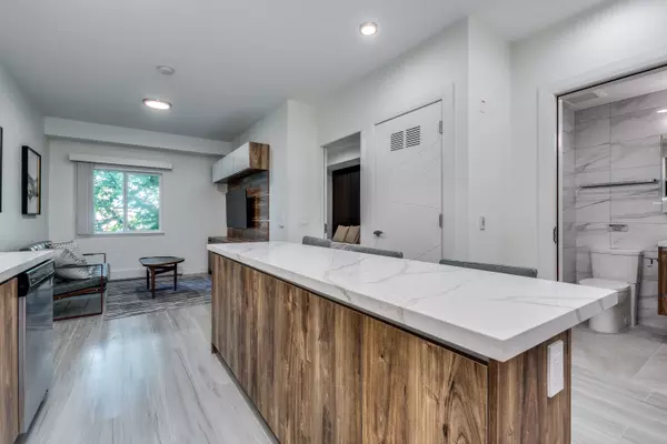 1168 Pendrell Street #309 Vancouver, BC V6E 1L4