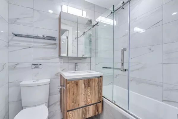 1168 Pendrell Street #309 Vancouver, BC V6E 1L4