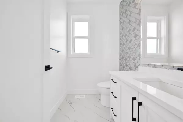 20884 48 AVE Langley, BC V3A 3L9