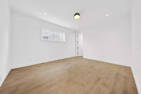 20884 48 AVE Langley, BC V3A 3L9