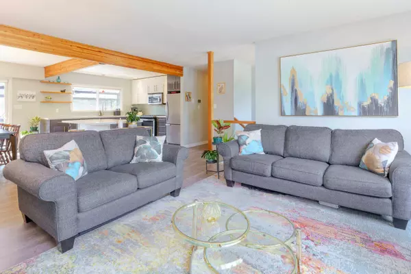 Maple Ridge, BC V2X 5E3,12209 214 ST
