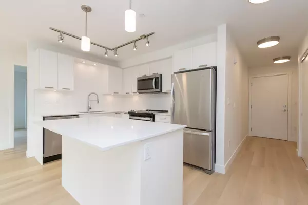 22562 121 AVE #213 Maple Ridge, BC V2X 3Y8