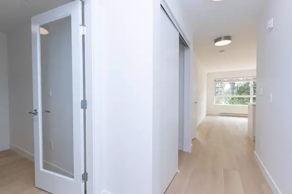 22562 121 AVE #213 Maple Ridge, BC V2X 3Y8