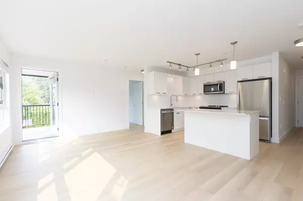 22562 121 AVE #213, Maple Ridge, BC V2X 3Y8