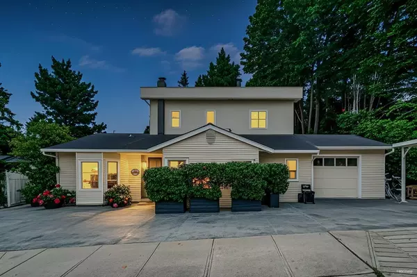 White Rock, BC V4B 1A7,14104 Marine DR