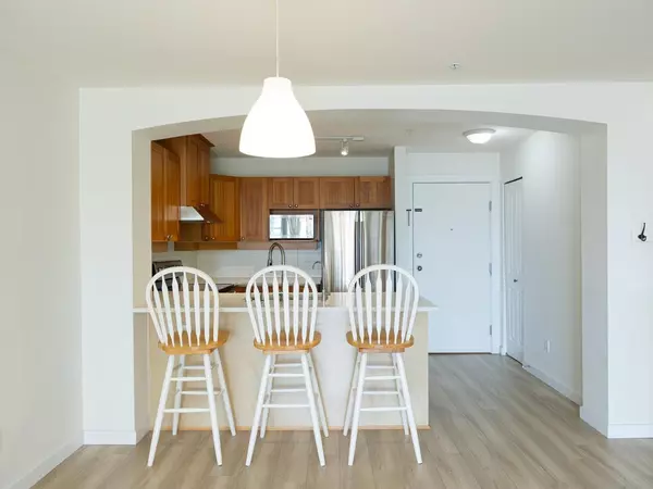Coquitlam, BC V3E 3J6,1420 Parkway BLVD #208