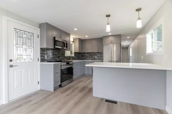 Surrey, BC V4A 4X4,1840 160 ST #224