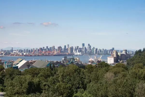 1500 Fern ST #1807, North Vancouver, BC V7J 0E6