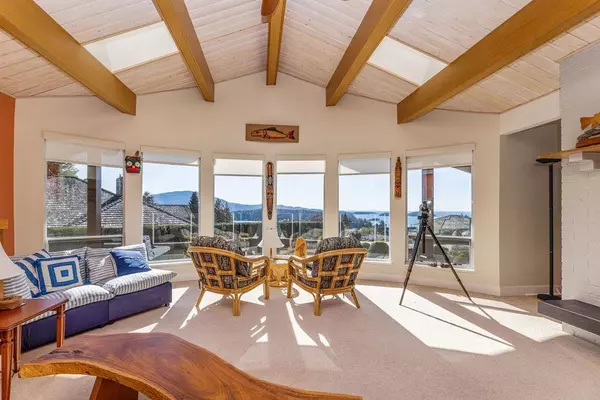 802 Oceanmount BLVD Gibsons, BC V0N 1V8