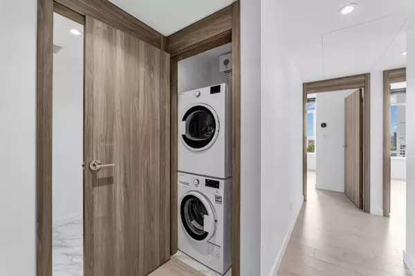 9887 Whalley BLVD #2404 Surrey, BC V3T 0P4