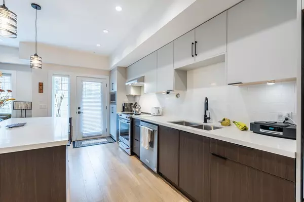 Port Moody, BC V3H 0M6,2306 Spring ST