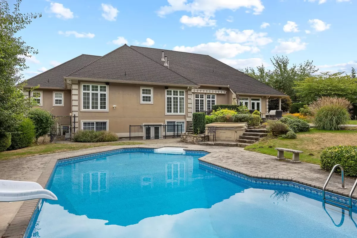 Surrey, BC V3Z 9X1,2621 166a ST