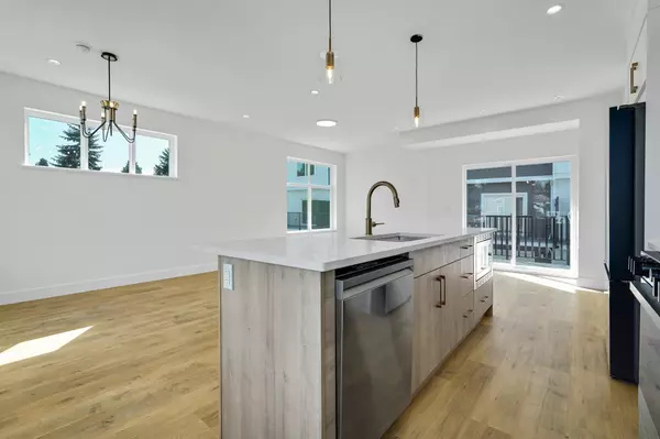 Surrey, BC V3V 0H2,12770 105 AVE #13
