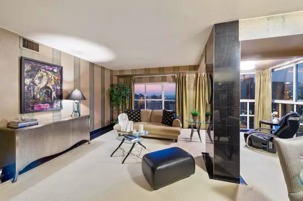 Vancouver, BC V6Z 2N2,909 Burrard ST #2201