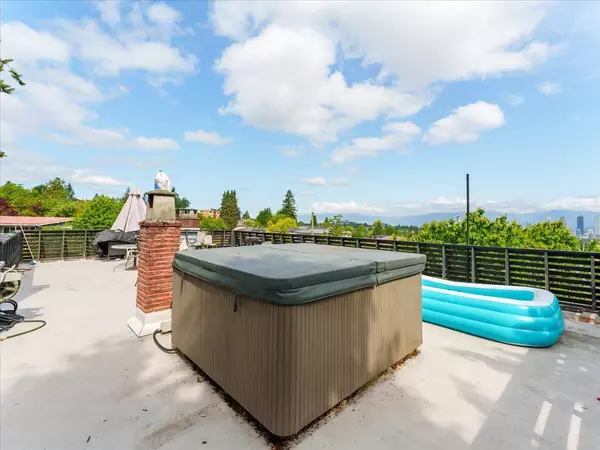 Burnaby, BC V5H 1G9,4660 Bond ST