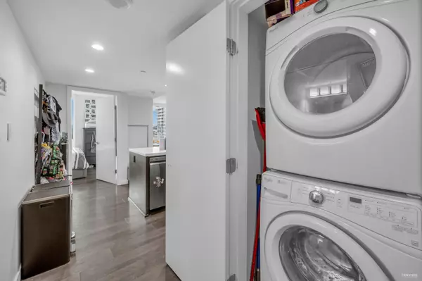 Vancouver, BC V6P 0G6,8189 Cambie ST #1605
