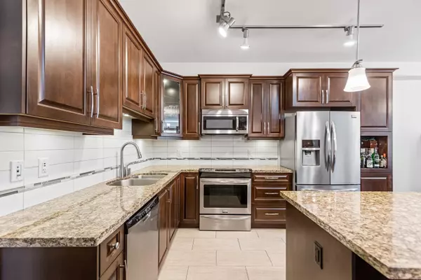 Langley, BC V2Y 0N4,8258 207a ST #356