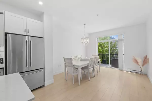 Maple Ridge, BC V2W 0J9,24021 110 AVE #11