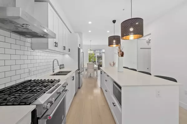 Maple Ridge, BC V2W 0J9,24021 110 AVE #11