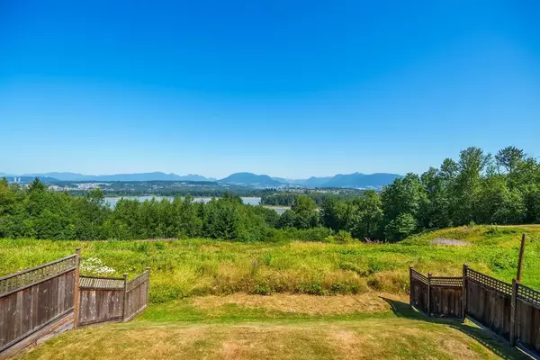 Surrey, BC V3R 2V7,11397 154a ST