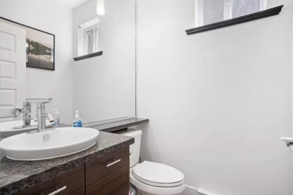 Surrey, BC V3X 1A2,6299 144 ST #32