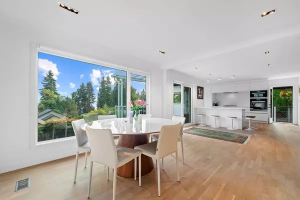 West Vancouver, BC V7V 2R9,2758 Nelson AVE