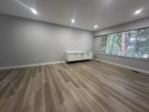 Maple Ridge, BC V2X 7S9,20809 117 Ave #Upper