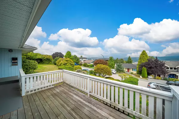 Burnaby, BC V5C 1P9,4066 Yale ST