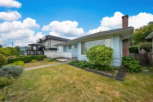 Burnaby, BC V5C 1P9,4066 Yale ST