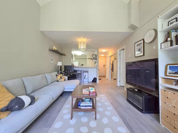 Coquitlam, BC V3B 7S1,1190 Eastwood ST #406