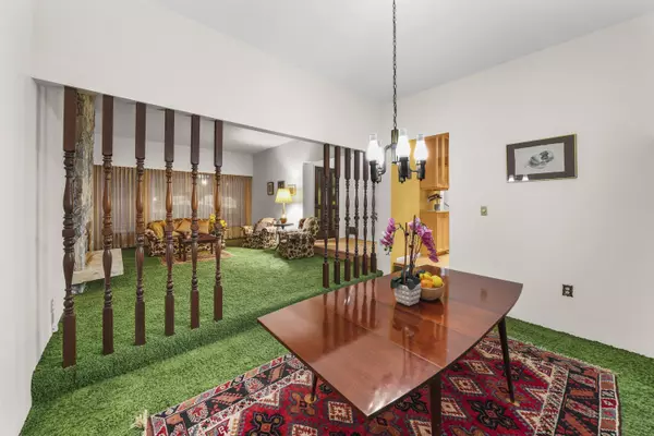 Coquitlam, BC V3J 6H5,533 Ascot ST
