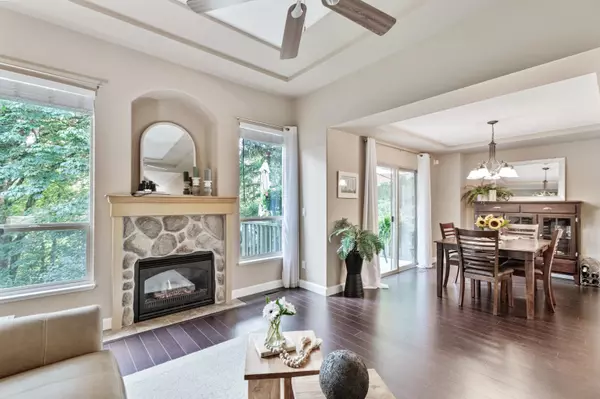 Maple Ridge, BC V2W 1Z2,23281 Kanaka WAY #10