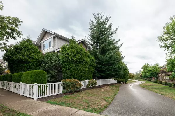 Surrey, BC V4N 0Z2,19330 69 AVE #37