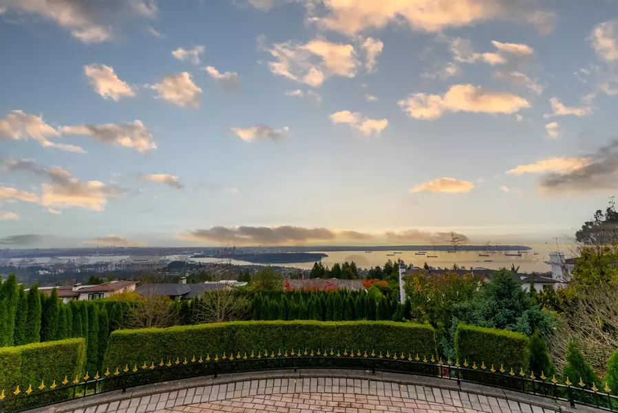 1409 Chartwell DR, West Vancouver, BC V7S 2R7
