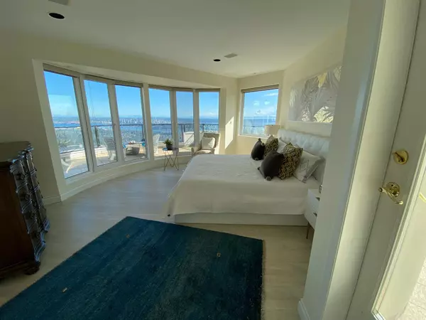 West Vancouver, BC V7S 2R7,1409 Chartwell DR