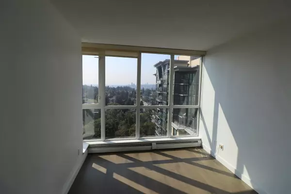 Surrey, BC V3T 0E6,10777 University DR #1906