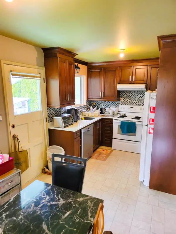 40127 Kalodon RD Squamish, BC V0N 1T0