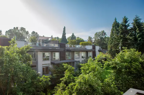 715 W 15th ST #204 North Vancouver, BC V7M 1T2