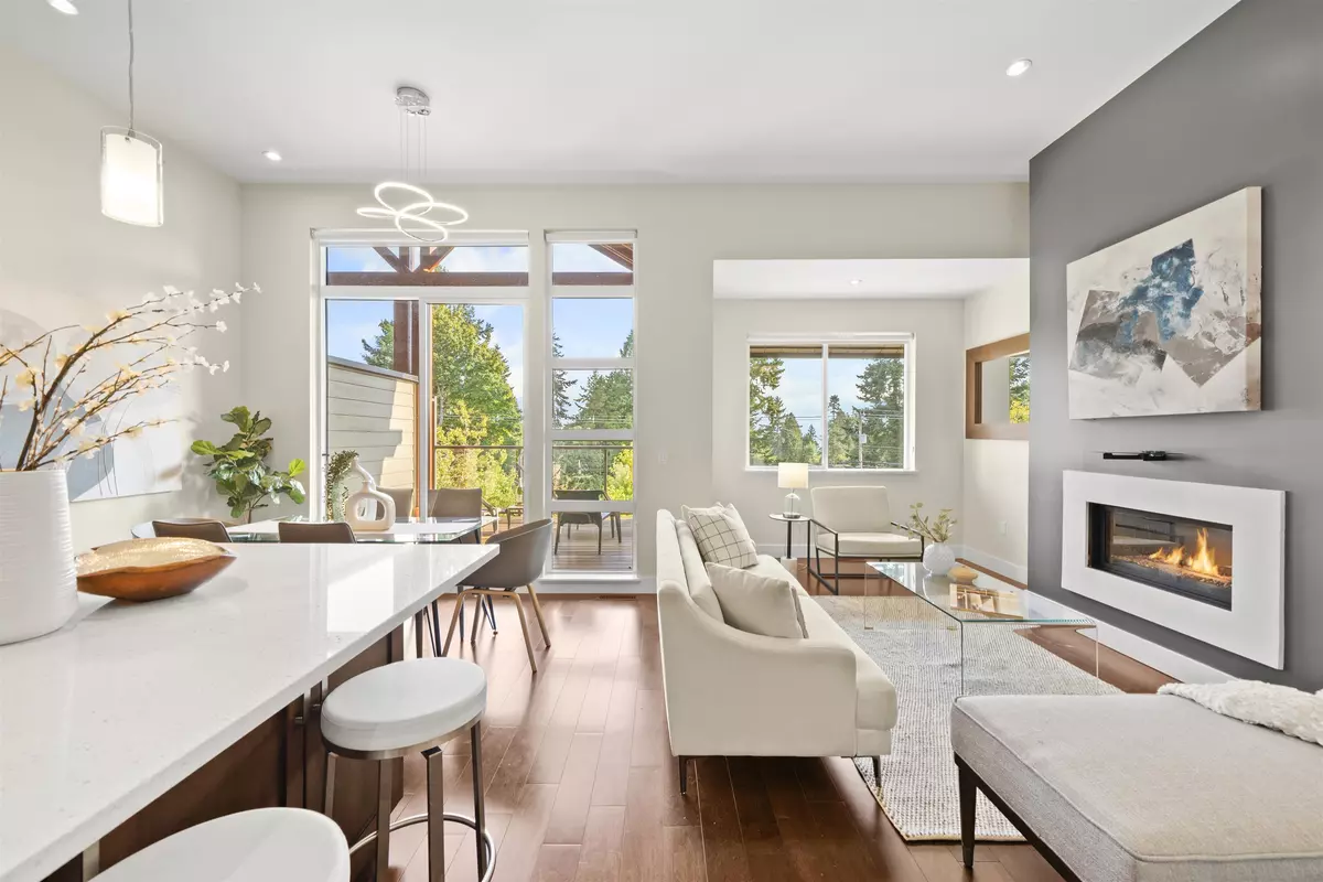 Surrey, BC V4A 1P6,13585 16 AVE #209