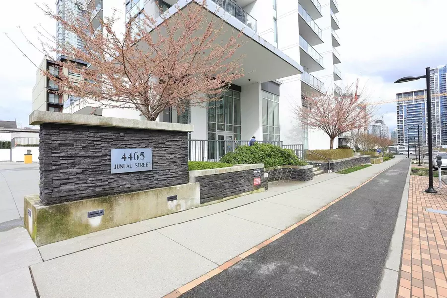 4465 Juneau ST #2104, Burnaby, BC V5C 0L8