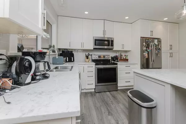 Gibsons, BC V0N 1V9,841 North RD