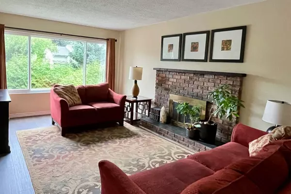 Coquitlam, BC V3E 1E9,3202 Salt Spring AVE