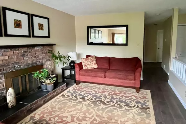Coquitlam, BC V3E 1E9,3202 Salt Spring AVE
